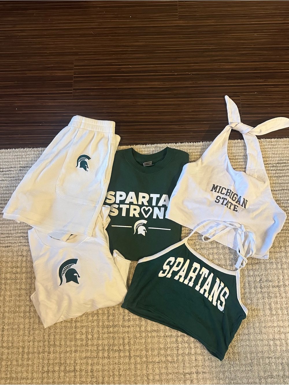 Michigan State Spartans Tops & Shorts Bundle - Green & White - Picture 1 of 6